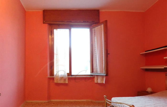 appartamento vendita tirrenia camera matrimoniale 2