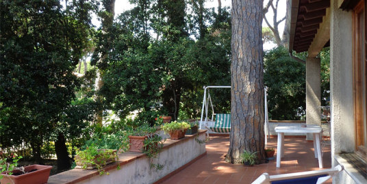 villa-singola-giardino-vendita-tirrenia