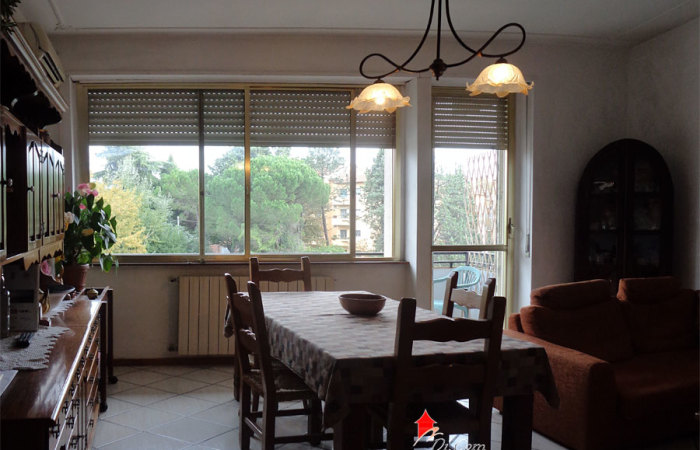 appartamento vendita pisa via battelli salotto