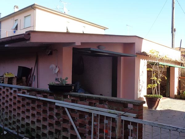 villa migliarino garage