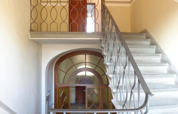 vano-scale-villa-liberty-pisa