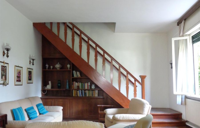ingresso-al-primo-piano-della-villa-bifamiliare