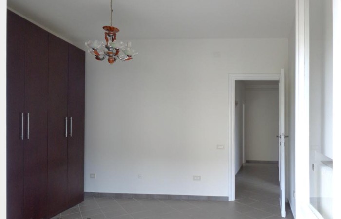 altra-vista-della-camera-con-balcone