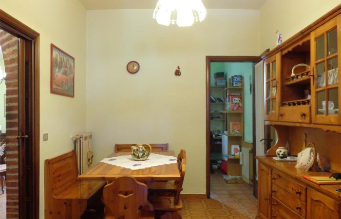 sala-pranzo-con-ulteriore-stanza-del-terratetto