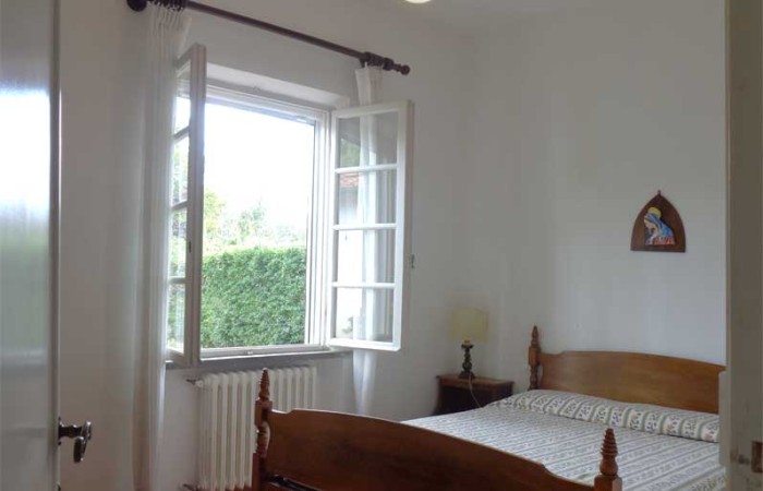 camera-media-della-villa-a-tirrenia