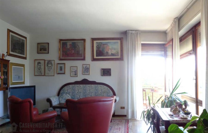 soggiorno-con-finestra-fronte-mare