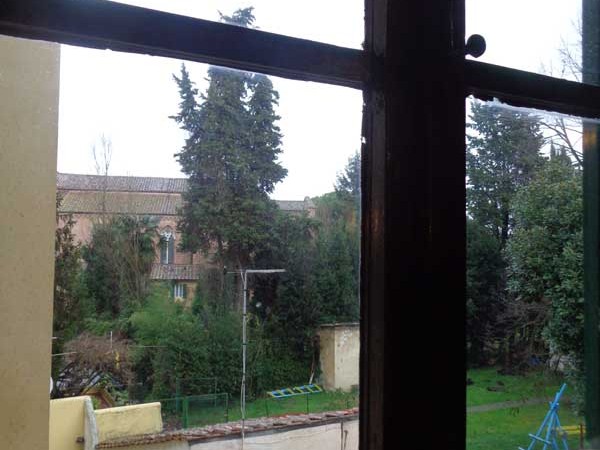 vista-sul-verde-dal-soggiorno