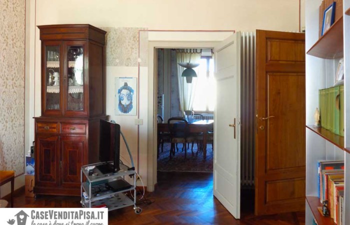 soggiorno-primo-piano-con-accesso-alla-cucina