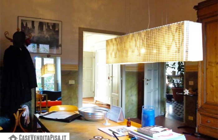 studio-con-accesso-alla-camera-e-all'ingresso