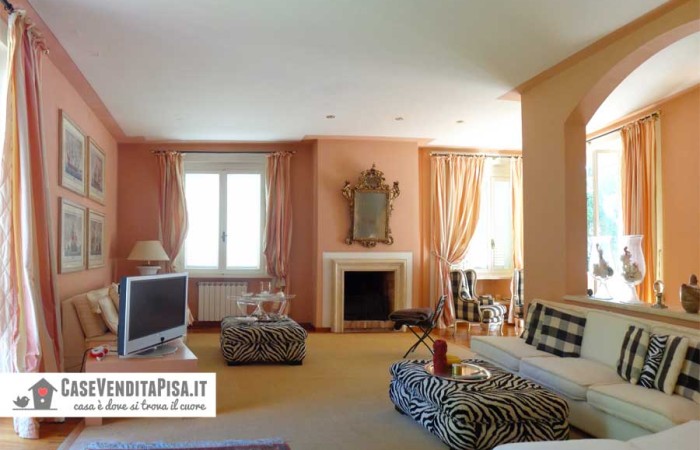 villa-tirrenia-soggiorno-con-terrazza