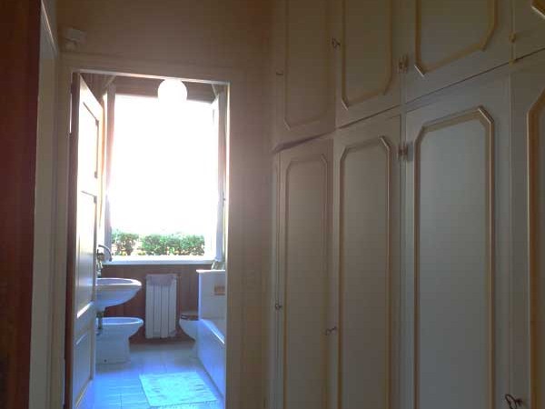 zona-notte-uno-con-spazio-armadi