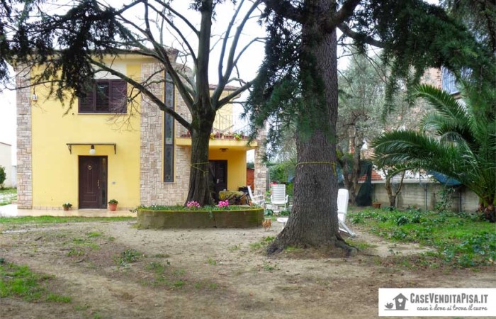 villa-singola-lugnano-giardino