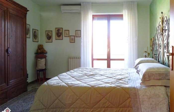 camera-matrimoniale-piano-secondo