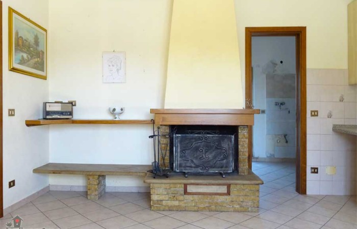 terratetto-cascina-cucina-con-dispensa-lavanderia