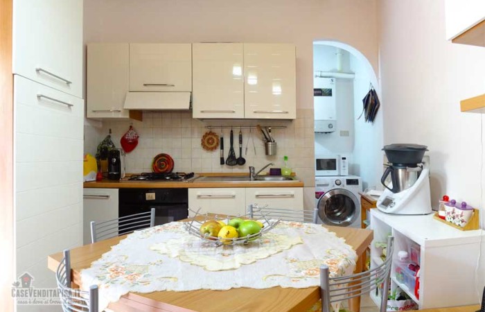 angolo-pranzo-con-ripostiglio-sottoscala