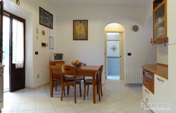 terratetto-vendita-colignola-cucina