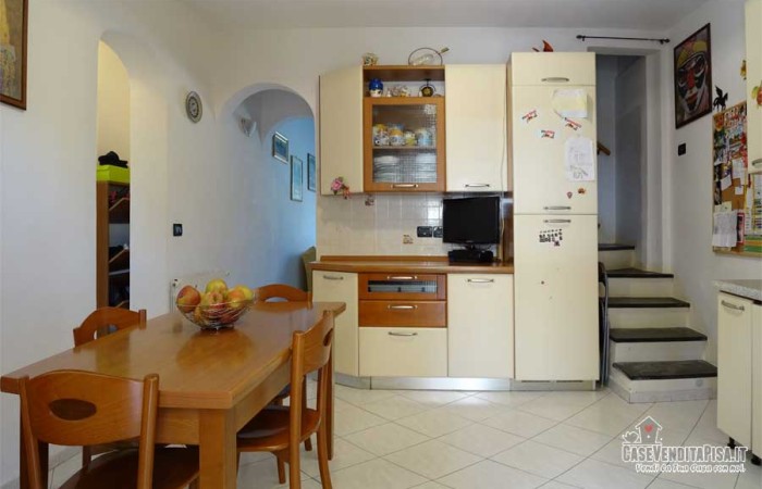 terratetto-vendita-colignola-cucina2