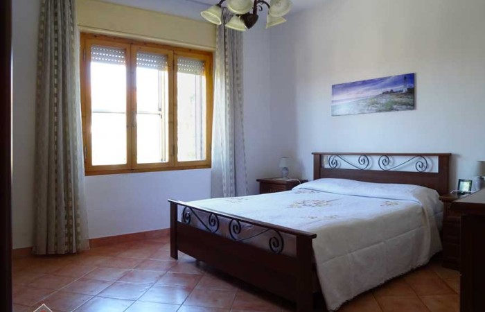 camera-matrimoniale-al-piano-primo