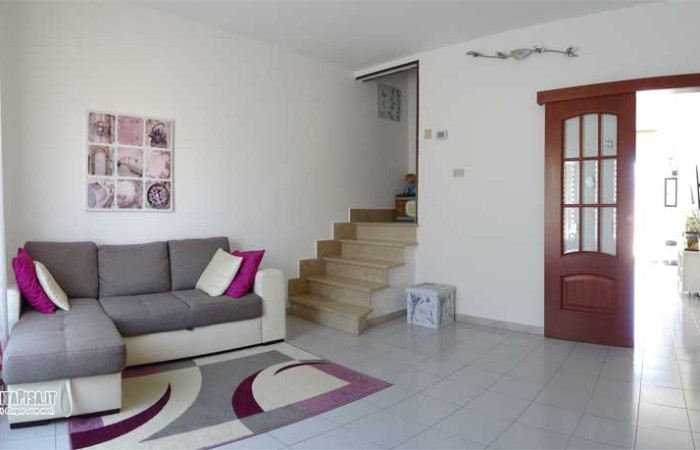 soggiorno-con-passo-verso-il-primo-piano-del-terratetto