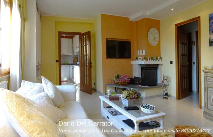soggiorno-con-camino-appartamento-vendita-cascina