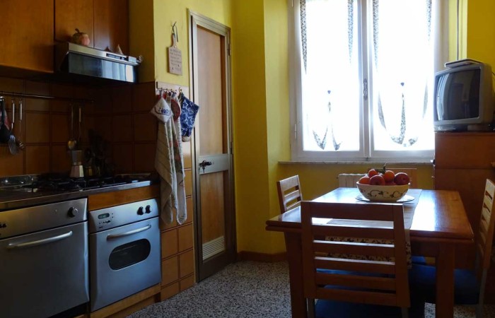 cucina-con-balcone-verandato