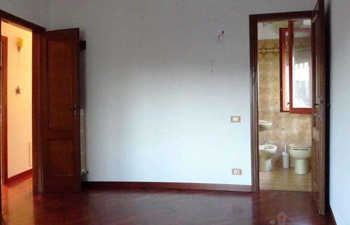 camera-matrimoniale-con-bagno-interno