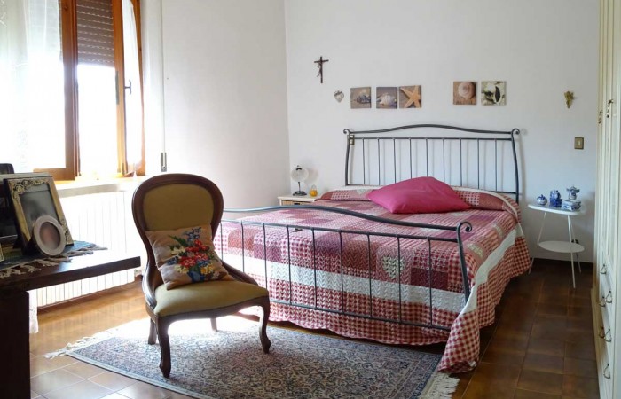 camera-grande-2-villa-vecchiano