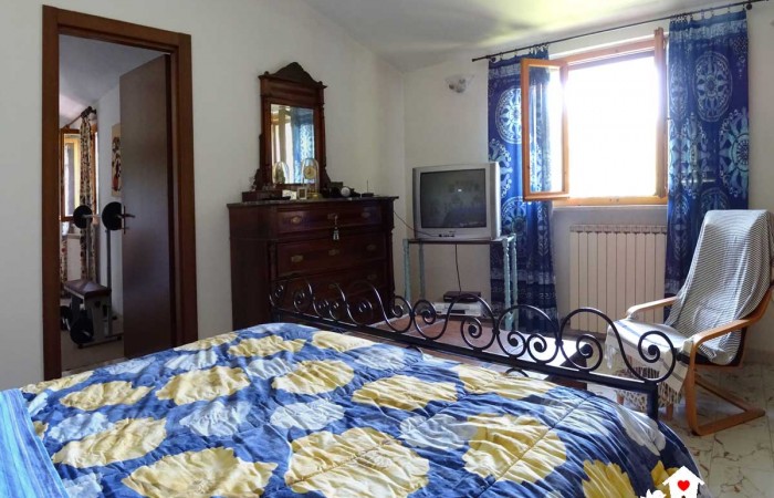 camera-mansarda-villa-vecchiano