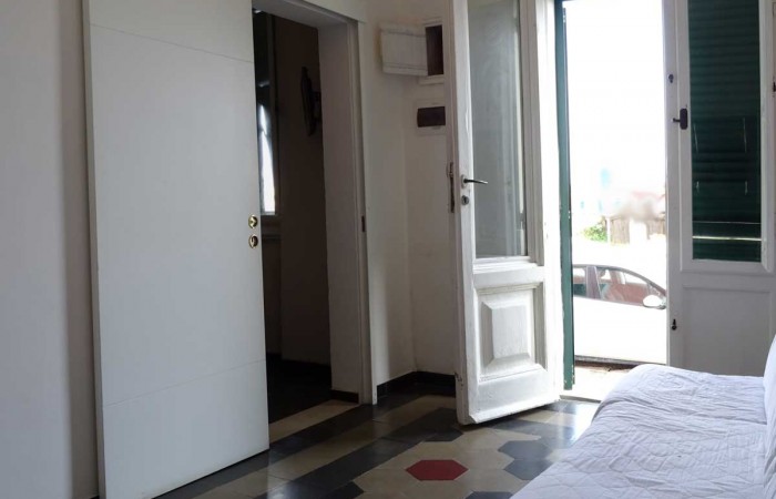 disimpegno-notte-con-ingresso-strada