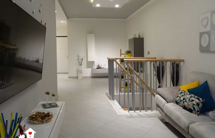 soggiorno-appartamento-tirrenia