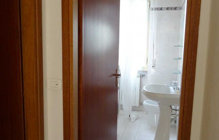 appartamento-vendita-tirrenia-bagno