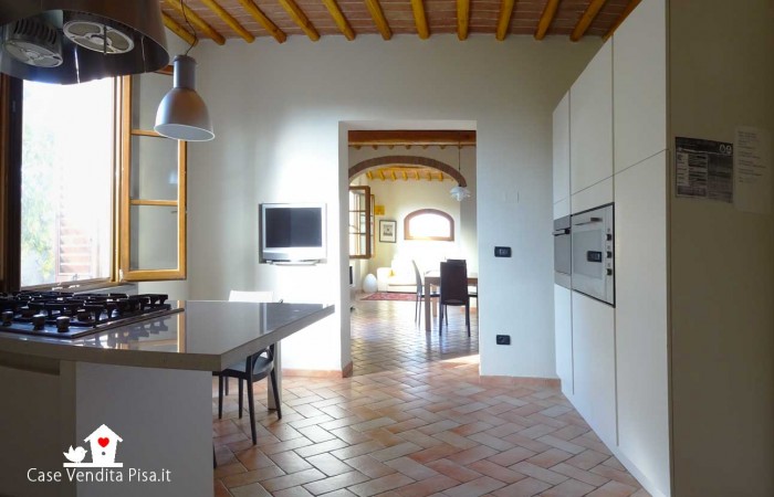 cucina-vista-ingresso-rustico-metato