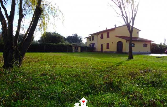 Rustico ristrutturato con parco in vendita a Metato – San Giuliano Terme