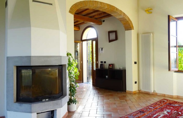 soggiorno-vista-ingresso-rustico-metato