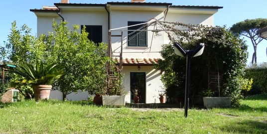 vendita-piano-terra-di-villa-duplex-con-giardino-a-tirrenia
